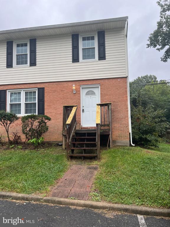Building Photo - 7 Pear Tree Ln