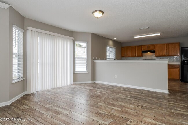 Building Photo - 416 Monet Ave