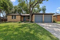 Building Photo - 6117 St Johns Ln
