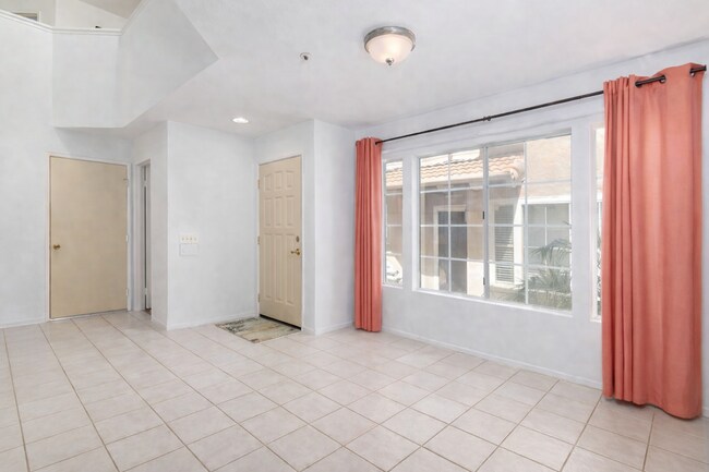 Building Photo - 1768 Promenade Cir