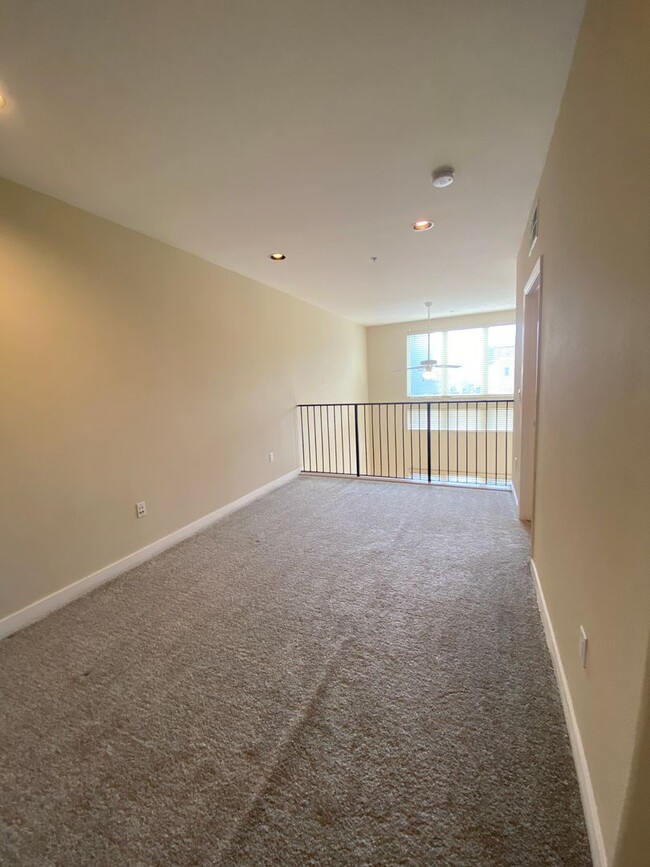 Building Photo - Luxury Condo 2 BED 2 BA at Dublin Elan - W...