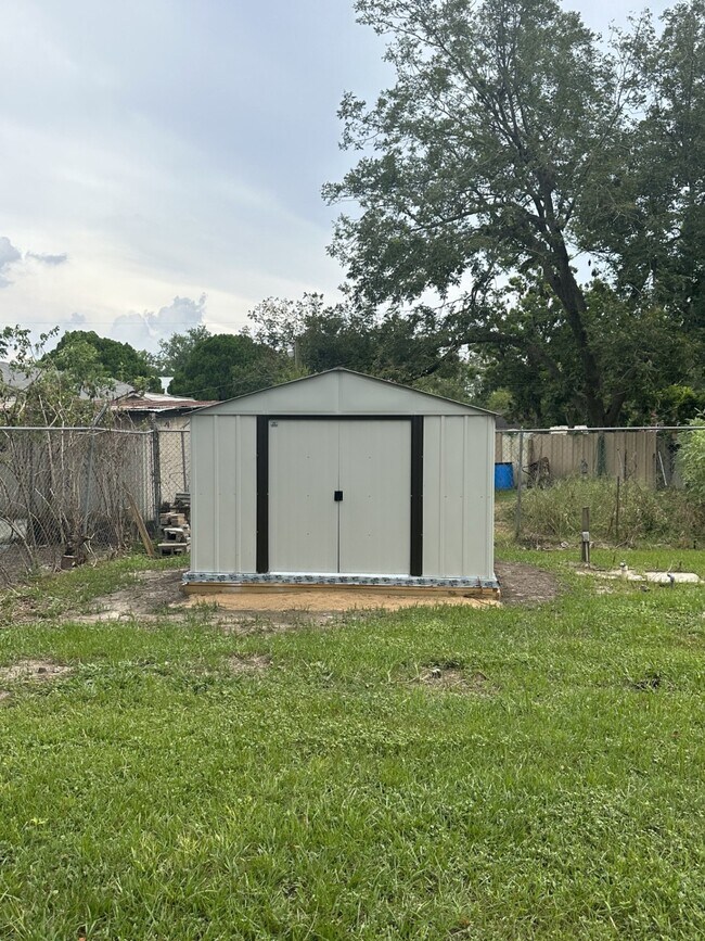 Building Photo - 2509 Wall St