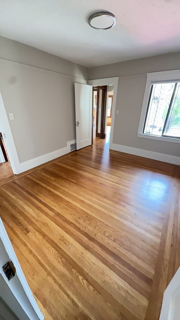 Building Photo - Bright Sunnyside Home with Fireplace, Bay Windows & Private Backyard!