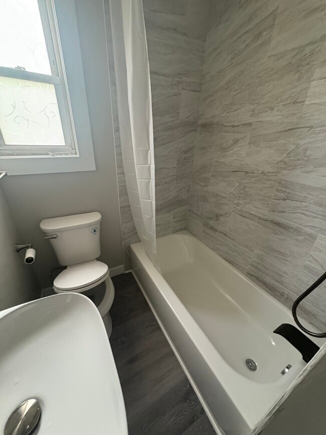 Building Photo - 401 Lafayette Ave