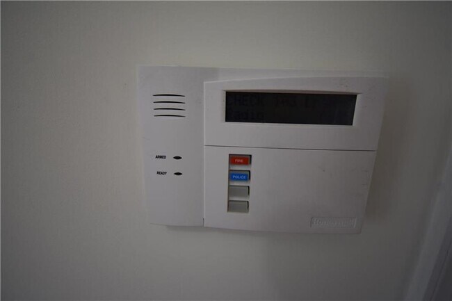 Building Photo - 1 White Rose Lane