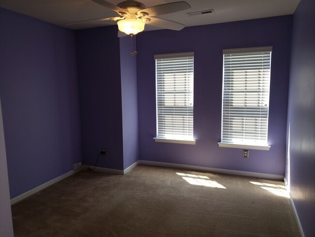 Building Photo - Beautiful home in Ballantyne