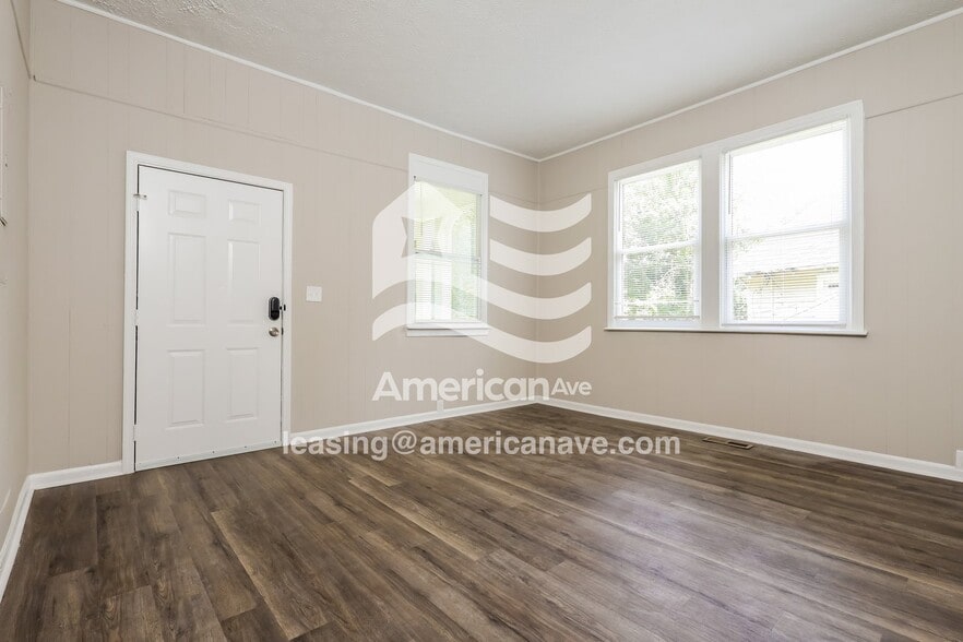 Building Photo - 2 Beechwood Heights