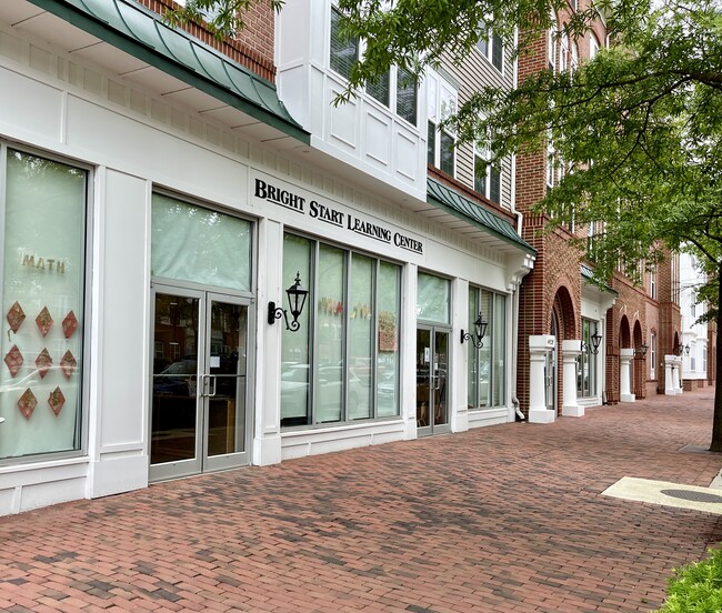 Building Photo - 4950 Brenman Park Dr