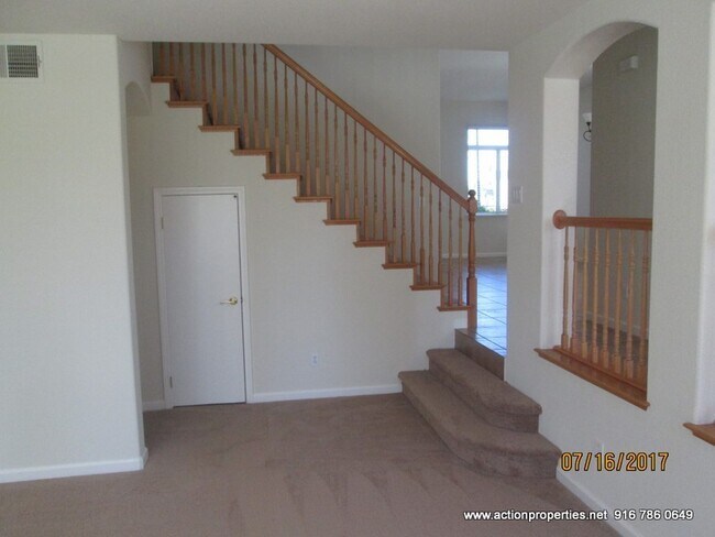 Building Photo - East Roseville, New Carpet * Paint, 2657sq...