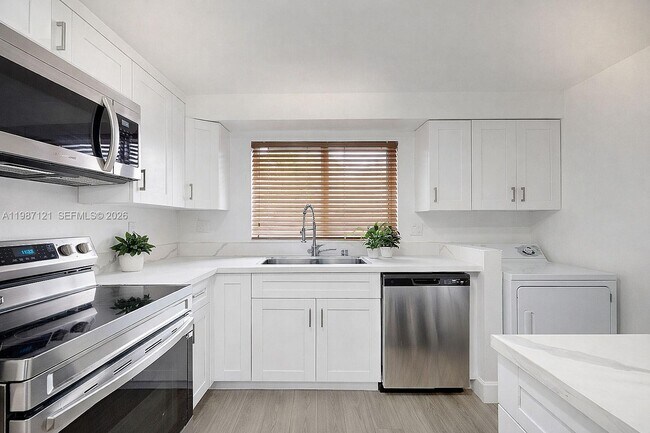 Building Photo - 20704 SW 103rd Pl