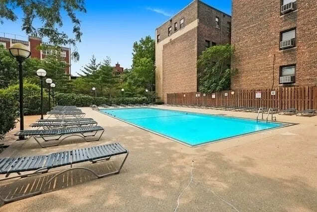 Building Photo - 2020 N Lincoln Park W