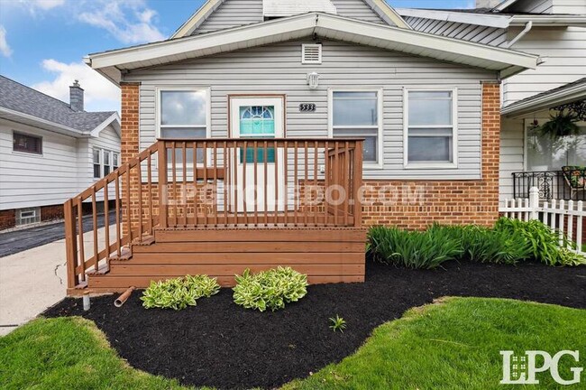 Building Photo - 533 Raymer Blvd