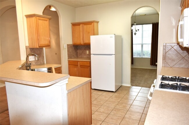 Building Photo - 18314 Manorcliff Ln