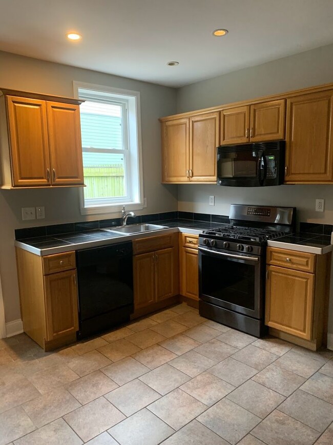 Building Photo - 5214 Dresden Way