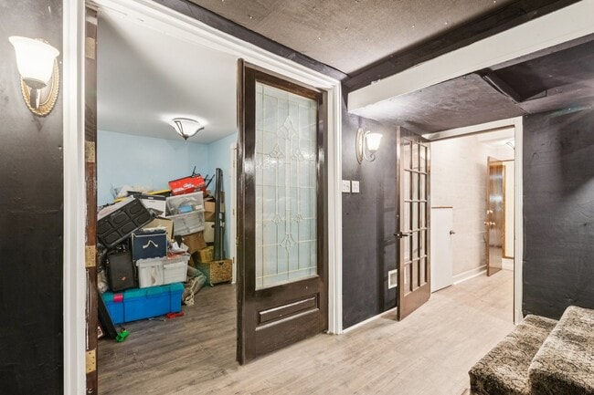 Building Photo - 13115 Maple Rd