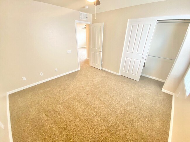 Building Photo - WONDERFUL HENDERSON HOME 3 BEDROOM / 2.5 BATH TWO STORY HOME WITH 2 CAR GARAGE