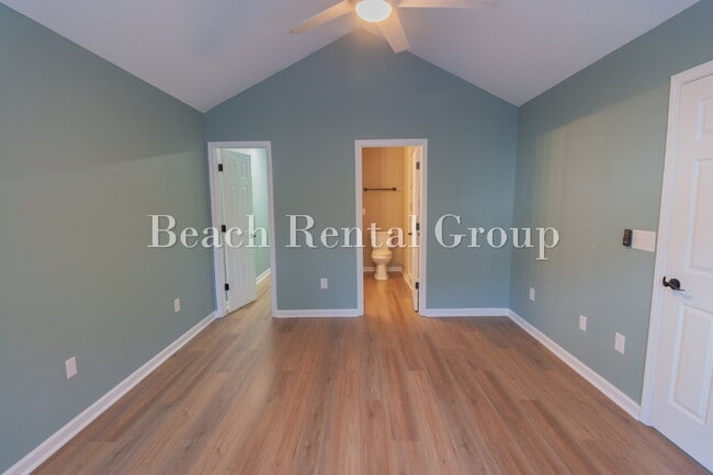 Building Photo - End Unit Townhome in Carolina Forest