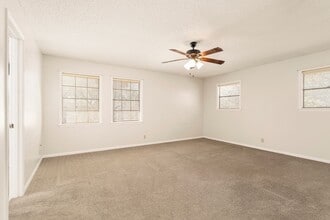 Building Photo - 1407 Key St