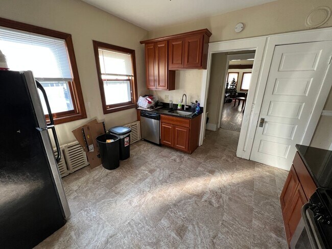 Building Photo - 2944 N Maryland Ave