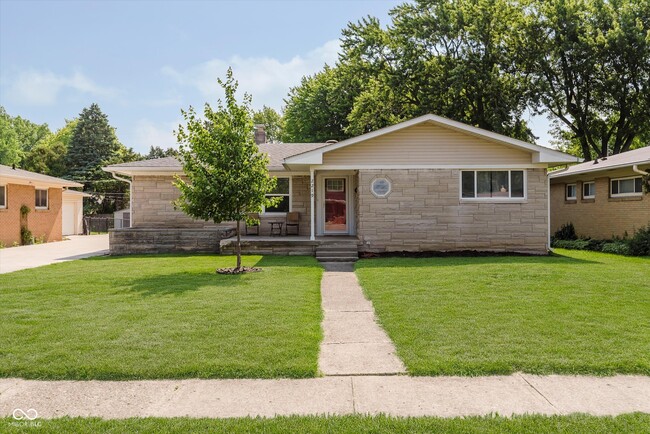 Primary Photo - 2219 Fisher Ave