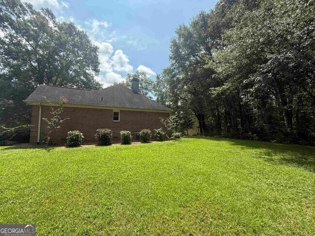 Building Photo - 307 Centennial Rd