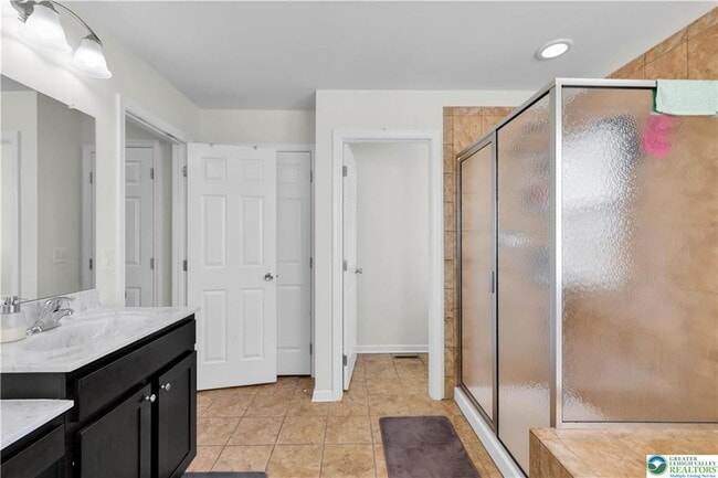 Building Photo - 4247 Beech Dr