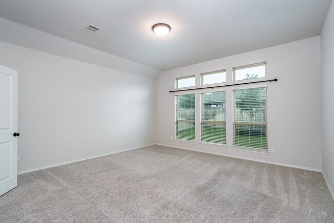 Building Photo - 15518 Lake Meridian Dr