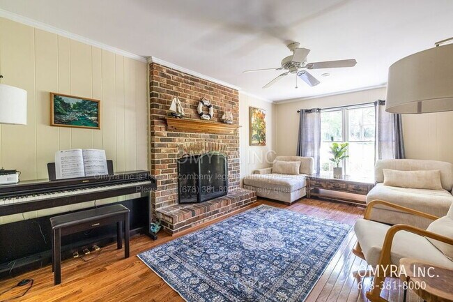 Building Photo - Beautiful 4 Bedroom House in Doraville!