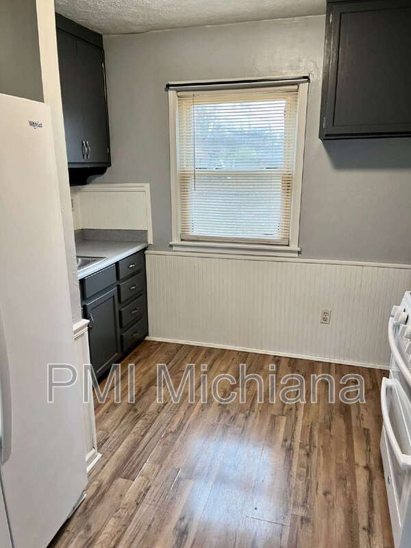 Building Photo - 19770 Kern Rd