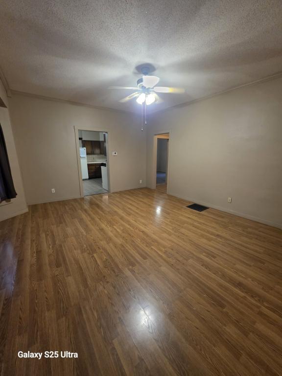 Building Photo - 208 E Main St