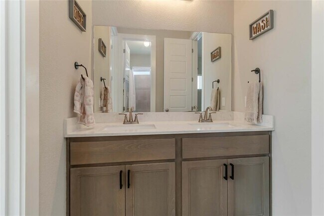 Building Photo - 116 Charles Zanco Dr