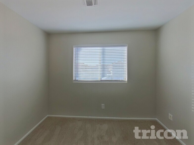 Building Photo - 42026 Colby Dr