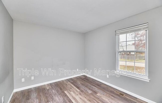 Building Photo - 121 Walnut Hill Dr