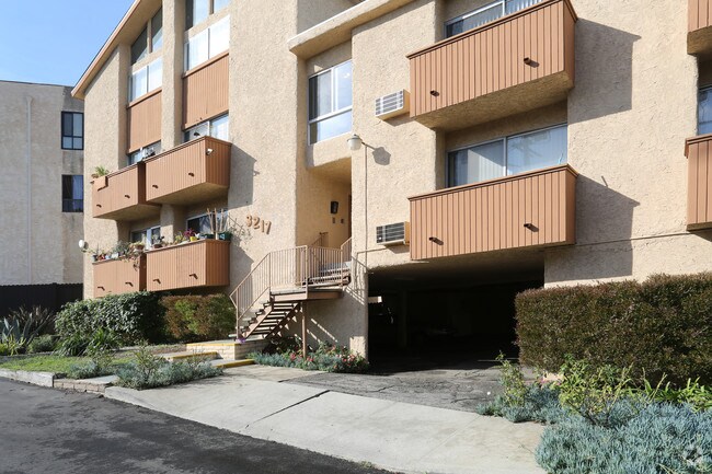 Building Photo - 3217 Cheviot Vista Pl
