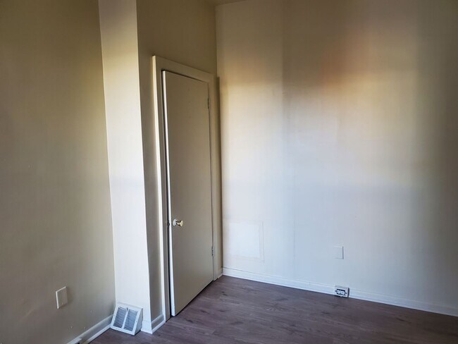 Building Photo - 3 Bedroom House in West Philadelphia