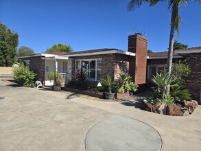 Building Photo - Single Family Home in Midway City for Rent