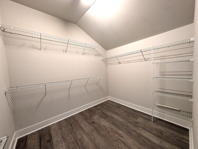 Building Photo - Stunning Contemporary 2 story, 4 bedroom, 3 full bath home is Located in the Merry Oaks Community!