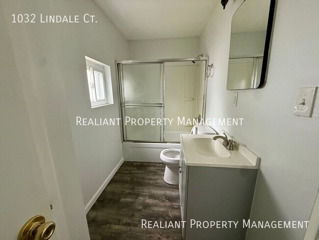 Building Photo - 1032 Lindale Ct