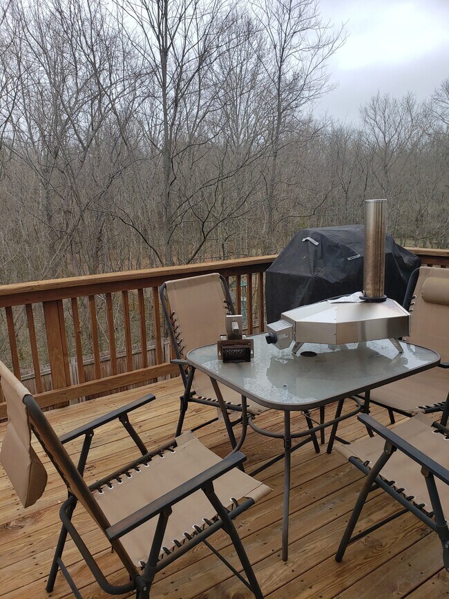 Building Photo - 652 Winding Bluff Way