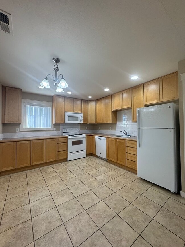 Building Photo - Cambridge Place I - 2233