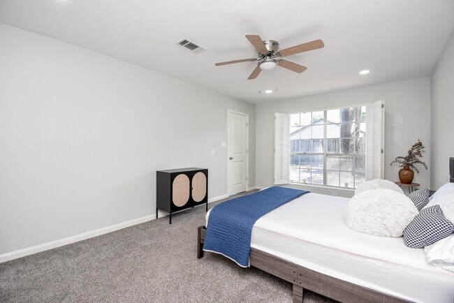 Building Photo - 12435 Shepherds Ridge Dr