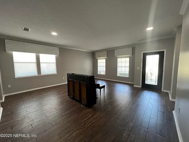 Building Photo - 6 Bedrooms 4 Bathroom 1672 Hammock Grove Lane