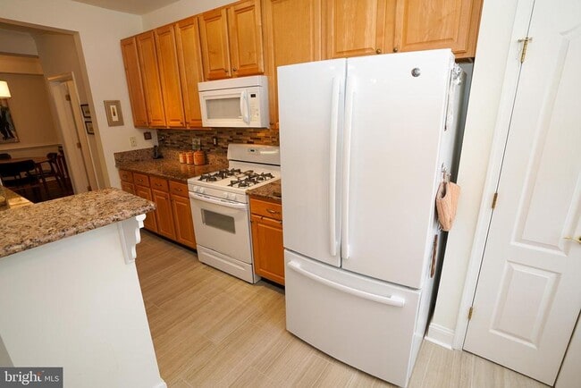 Building Photo - 2111 Ganton Green