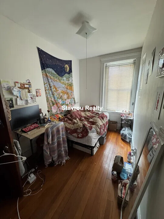 Building Photo - 1681 Beacon St