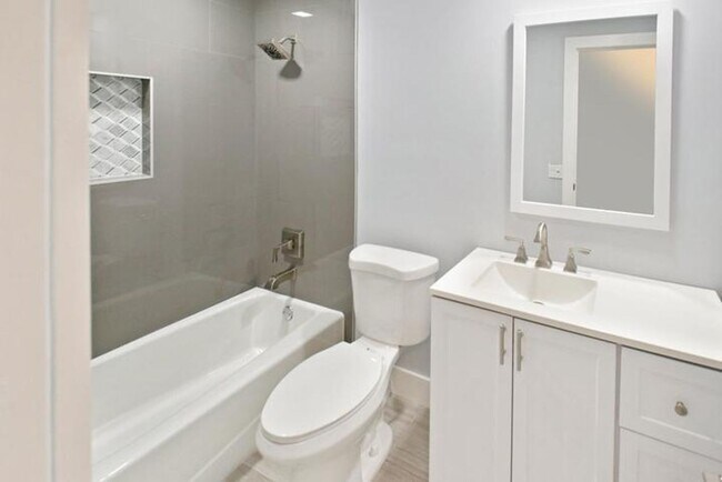 Building Photo - 9128 Roan Ln