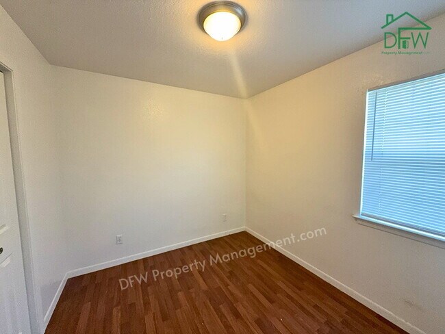 Building Photo - 2-Bed, 1.5-Bath Townhome in Celina ISD — W/D Connections