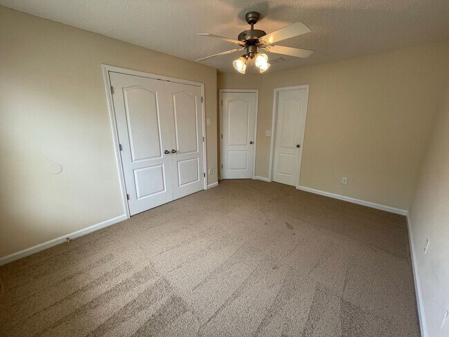 Building Photo - BRIDGEWATER HOME! PRE-LEASING FOR AUGUST 1 2026! 1/2 Off Deposit!