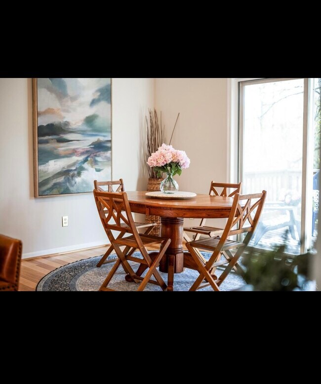 Building Photo - 224 Dove Ct