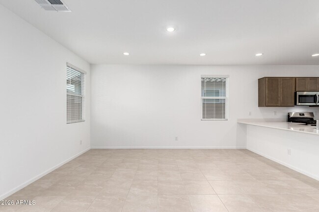 Building Photo - 9812 W Catalina Dr