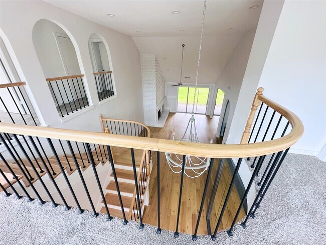 Building Photo - 3202 La Quinta Dr